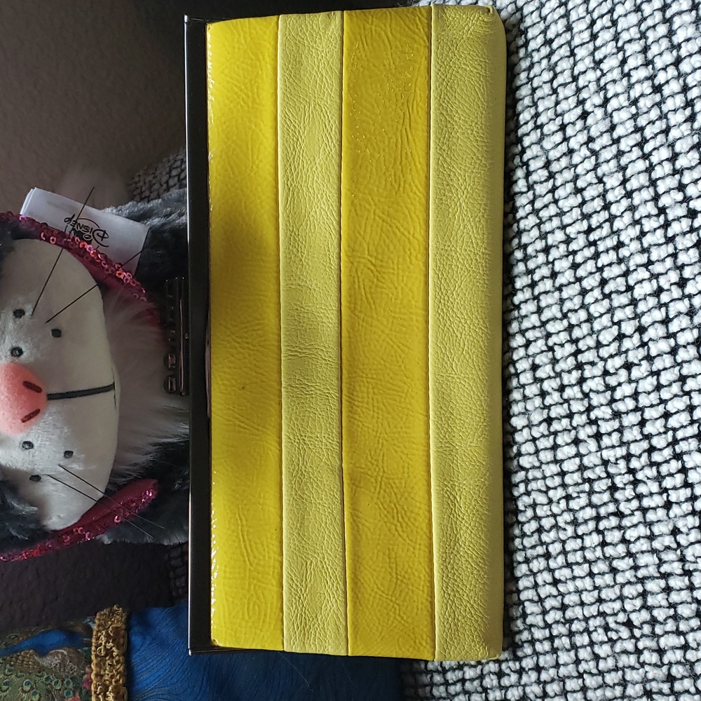 Sale! Rachel Roy Clutch
